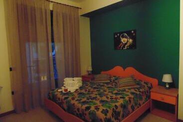 Art & Music B&b