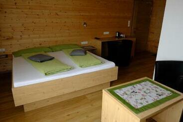 تختخواب و صبحانه Landhaus Franzelin