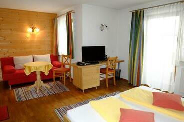تختخواب و صبحانه Landhaus Franzelin