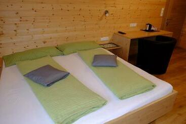 تختخواب و صبحانه Landhaus Franzelin
