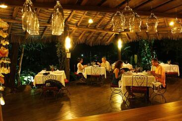 هتل Hacienda La Isla Lodge