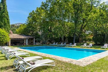هتل Hôtel   Restaurant & Spa La Magdeleine   Mathias Dandine