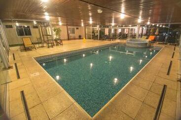 هتل Los Naranjos Resort & Spa Termal