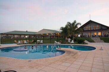 هتل Los Naranjos Resort & Spa Termal