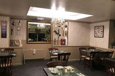 هتل Station Inn