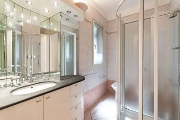 Villa Riviera  Bluchalet