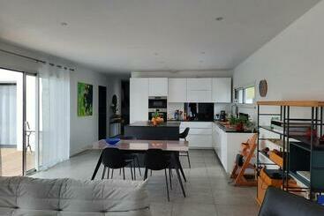 Maison D Architecte T4 Avec Jardin Et Terrasse Près Du Marché De Quintaou à Anglet Fr 1 239 758