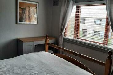 Ella S Hoose