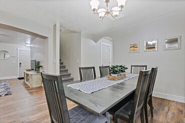 Newly Remodeled Private Home Sleeps 16
