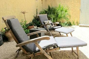 Saskia S Loft Mazan