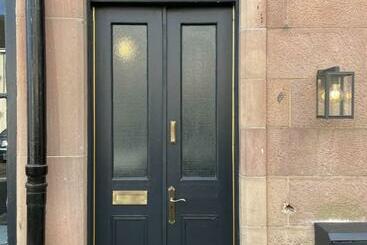 The Old Shop, A Two Bed Flat In Inverkip Village
