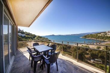 Lovely Villa With Sea View, Balcony And Terrace In Milas, Bodrum