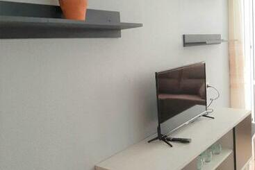 Apartamento Soleado, 1 Dormitorio Con Balcón, Piscina Y Garage