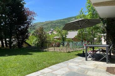 ツーリストアパートメント Appartement Rez De Jardin, 2 Chambres/ 4 Personnes, Garage