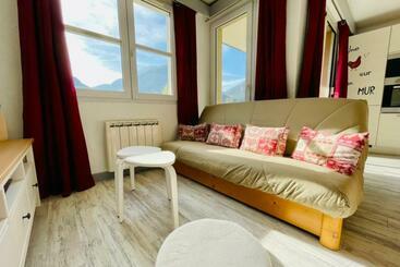Bright 50 M With Balcony And View On The Valley