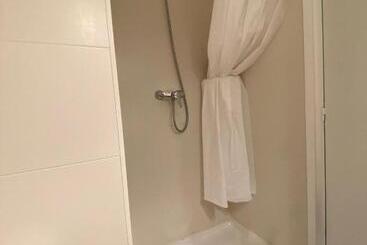 Cal Tòfones, 1er 1a. Apartament Turístic A Borredà, 08619barcelona