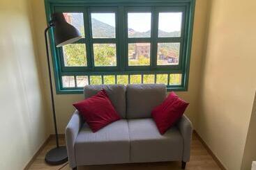 Cal Tòfones, 1er 1a. Apartament Turístic A Borredà, 08619barcelona