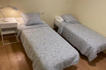 Cal Tòfones, 1er 1a. Apartament Turístic A Borredà, 08619barcelona