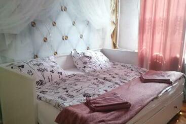 דירות לתיירים Hortenzia Apartman