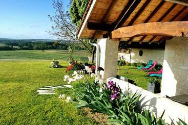 Gîte De Charme Dans Un Cadre Calme Et Reposant