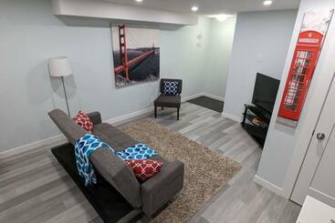 Serene & Modern 1bed Suite + Close To Airport