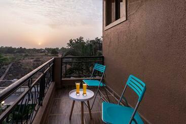 Stayvista S Moonlit Hills   Retreat With Pool, Scenic View, And Indoor Games