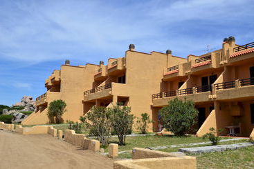 هتل Residence Baia Santa Reparata