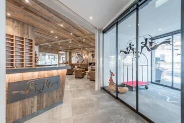 هتل Burgstein   Alpin & Lifestyle