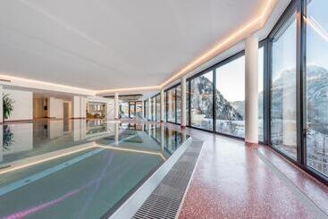 هتل Burgstein   Alpin & Lifestyle