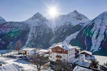 هتل Burgstein   Alpin & Lifestyle