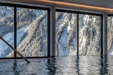 هتل Burgstein   Alpin & Lifestyle