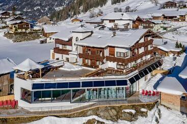 هتل Burgstein   Alpin & Lifestyle