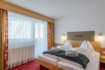 هتل Burgstein   Alpin & Lifestyle