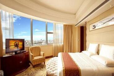 هتل Golden Shinning New Century Grand