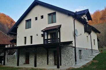 游客公寓 Casa De Vacanță Edya