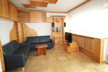 관광객 아파트 Geräumige Ferienwohnung Im Zentrum