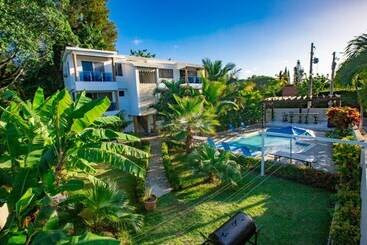 Fully Equipped 2br Aptdt5mins To The Beach