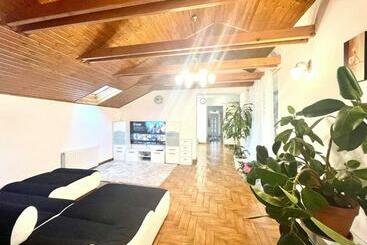 شقق خاصة سياحية Holiday Home With Jakuzzi And Sauna