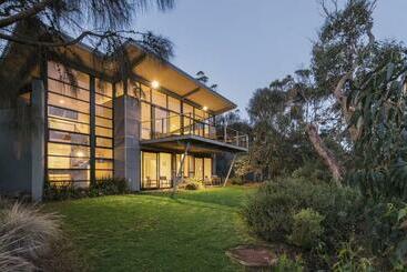 游客公寓 Skenes Beach House Stunning Ocean Views Amongst A Natural Bush Setting