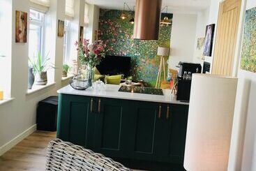 The Art Attic A Stylish Boutique Apartment