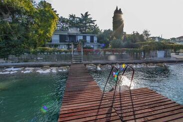 آپارتمانهای توریستها Villa Patrizia Lake View   Italian Homing