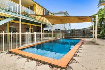 32 Bombala Crescent Rainbow Beach Aircon Pool Pets Welcome