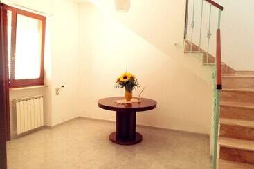 Жильё для туристов Bright Apartment A Few Km From The Sea