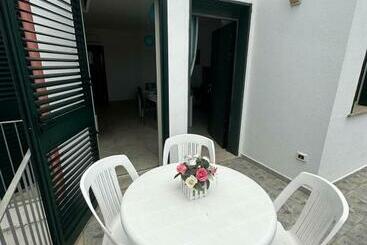 Жильё для туристов Casa Leukos Salento   Con Terrazza Privata