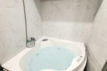 L Idylle Studio Cocooning Avec Jacuzzi