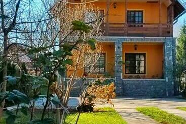 관광객 아파트 La șicu