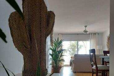 דירות לתיירים La Jacaranda