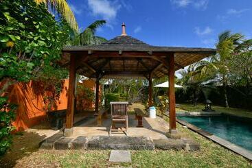 Elegant Villa Bali Style In Blue Bay