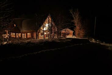 Log Cabin Bliss Luxury 4br 10 Guest Tremblant