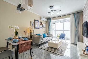 Locals Apartment House 54